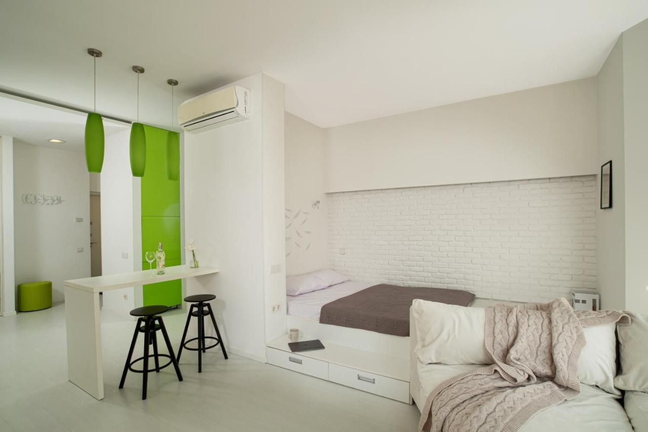 White Attic Apartment Odessa Eksteriør bilde
